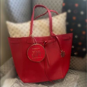 Beautiful tote soft leather beautiful red